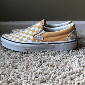 Women’s yellow checkered vans// size 8//